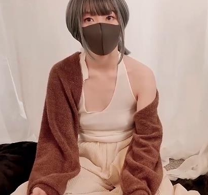 OnlyFans的网红少女-HongKongDoll玩偶姐姐情侣游戏扑克游戏打粑粑 [1V-813M]