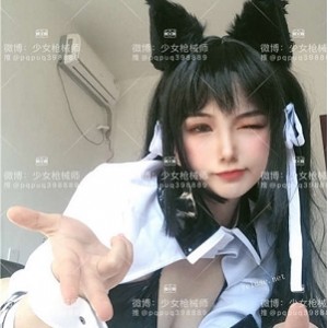 人气COSER的7V-620M少女枪械师牛奶小怪兽套