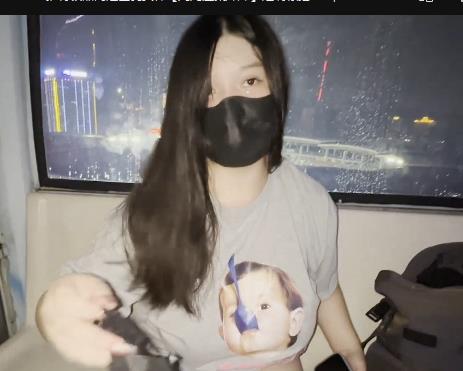 网红女神九儿定制摩天轮自拍视频，时长11分钟