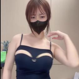 VIP女神桃柒柒(奈奈)30V304M舞蹈视频生活照身材颜值玩玩具